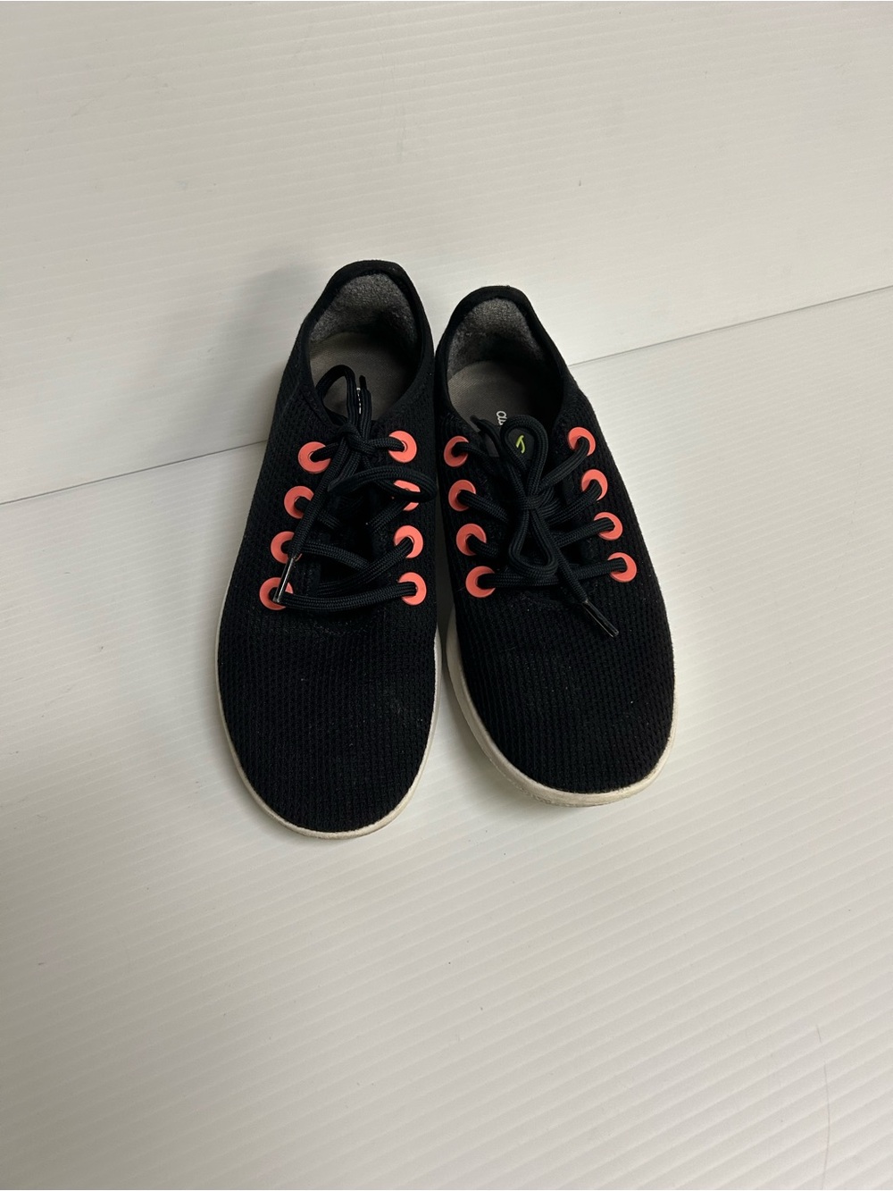 Allbirds Tree Runners Womens Size 9 Black Coral Athletic Running Shoes Sneakers - Picture 2 of 8